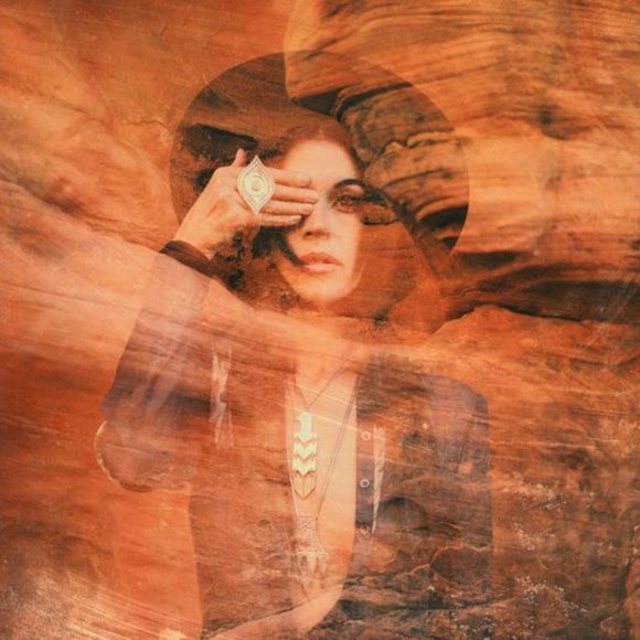 Meet your Posher, Liana - Picture 9 of 16